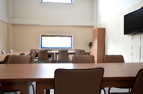 Sala konferencyjna od środka